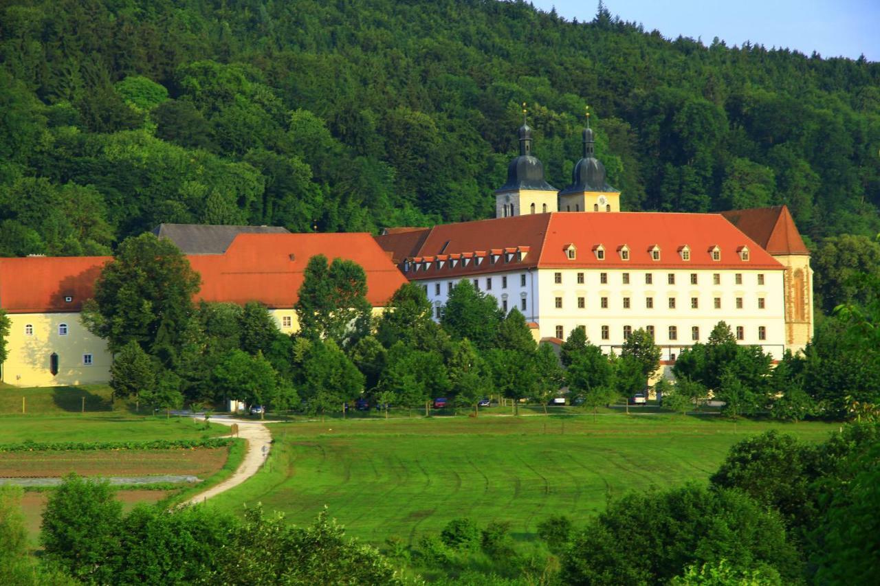 Kloster Plankstetten Gaste- Und Tagungshaus ベルヒング エクステリア 写真